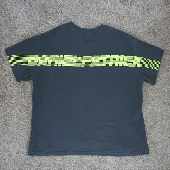 Daniel Patrick Shutter Blade Tee - Picture 4 of 7